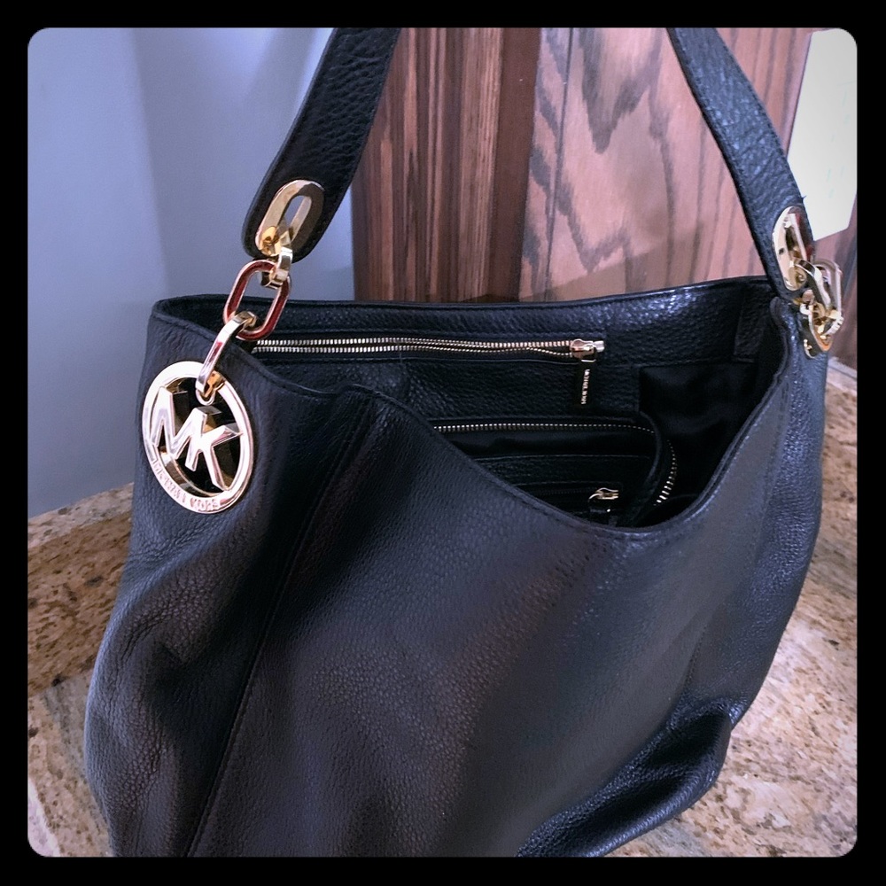 Micheal Kors purse